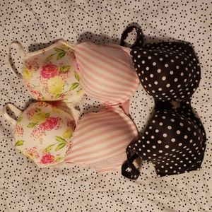 3 Victoria secret bras. 36DDD.